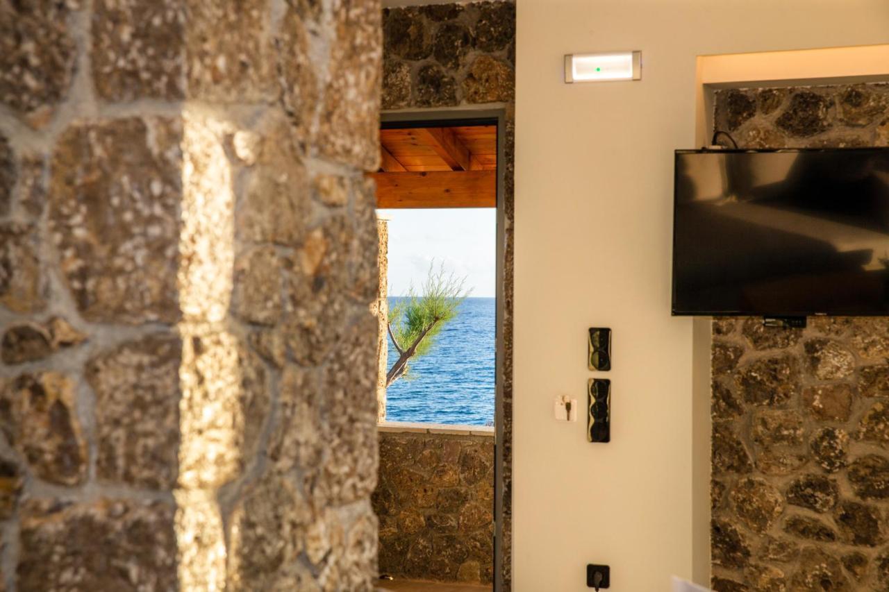 Black Rocks Family, Luxury Seafront Beach Maisonette Agios Gordios  Zewnętrze zdjęcie