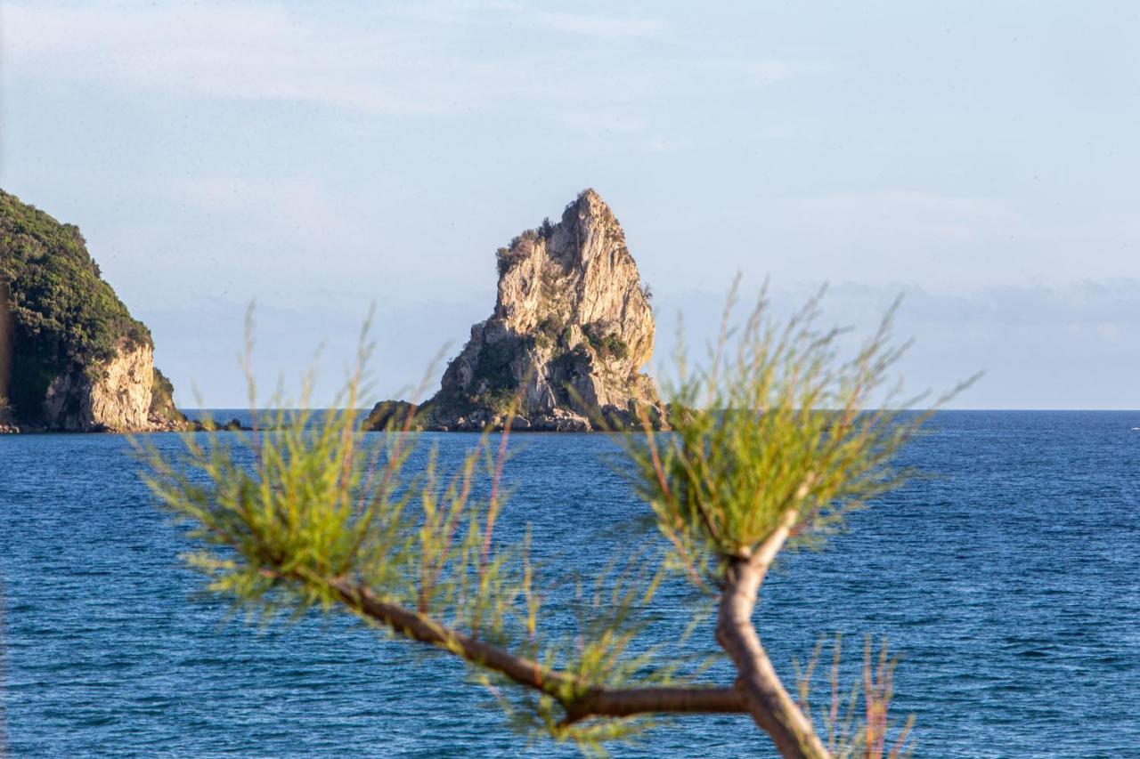 Black Rocks Family, Luxury Seafront Beach Maisonette Agios Gordios  Zewnętrze zdjęcie